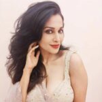 Flora Saini (aka Asha Saini) Age, Boyfriend, Family, Biography & More