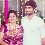 atharvaa-with-his-mother-shobha