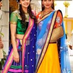 Dharmendra Daughters Esha (Right) and Ahana (Left)