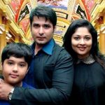 Prachi Kowli Thakker with her husband Pankit Thakker and son Rakshan Thakker