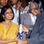Sunita Narain while receiving Padma Shri Award from APJ Abdul Kalam