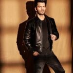 Aayush Shrivastav Height, Age, Family, Biography & More